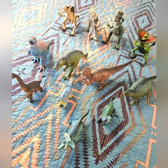 Dinosaurs - Picture 2 of 6